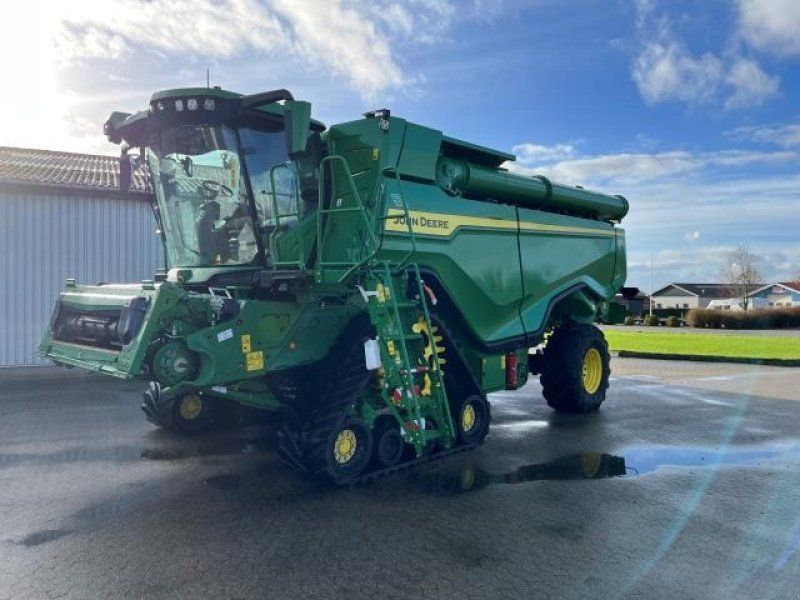 John Deere X9-1100