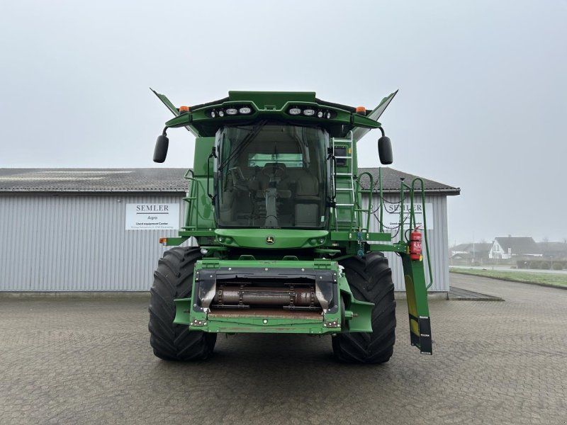 John Deere S690