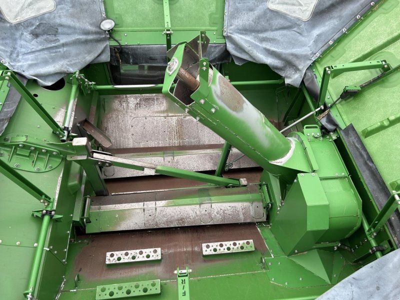 John Deere S690