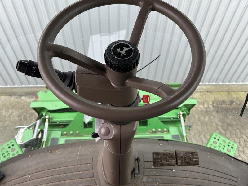 John Deere S685I