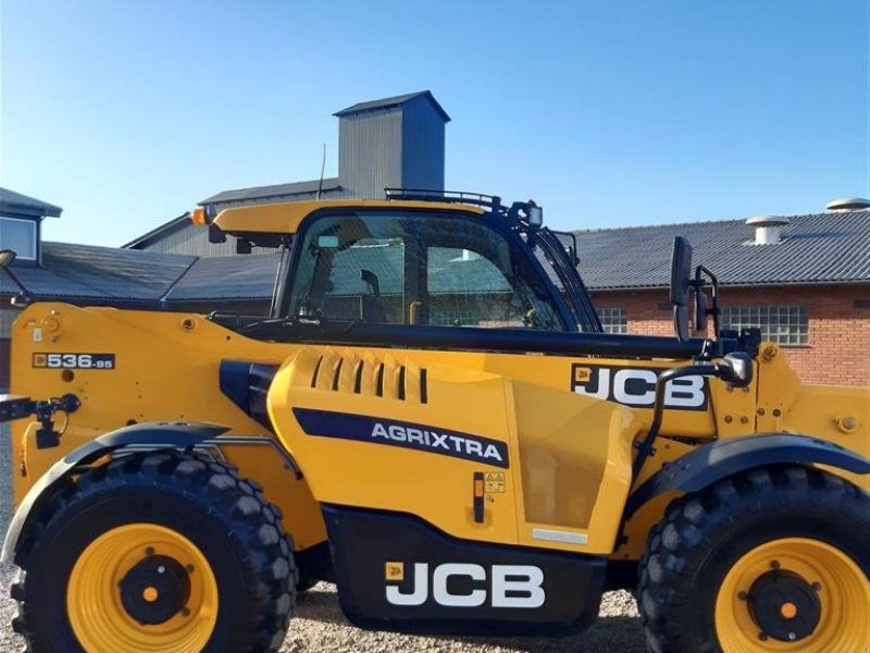 JCB 536-95 AgriXtra årg. med kun 2756 timer, meget flot.