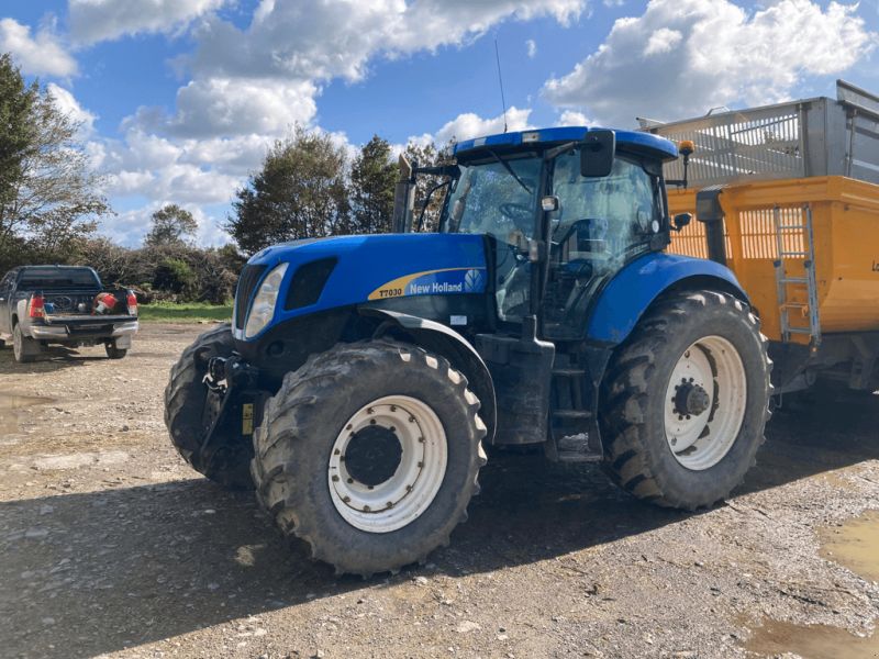New Holland T7030 POWER COMMAND