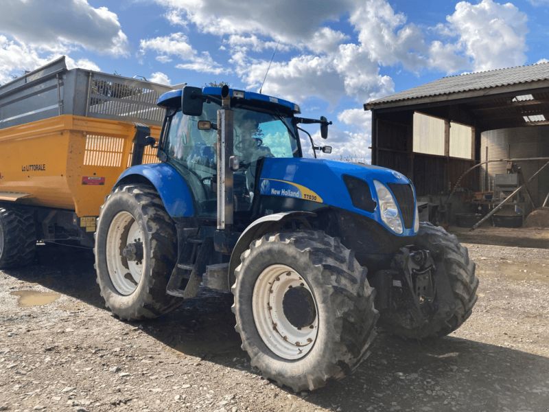 New Holland T7030 POWER COMMAND