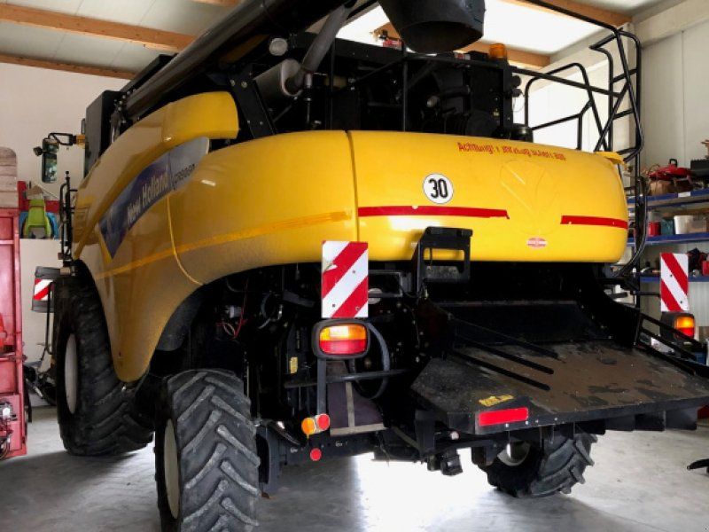 New Holland CR 9060