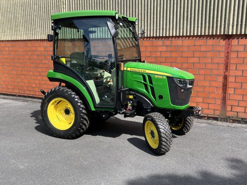 John Deere 2032R