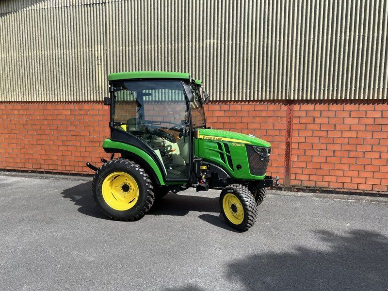 John Deere 2032R