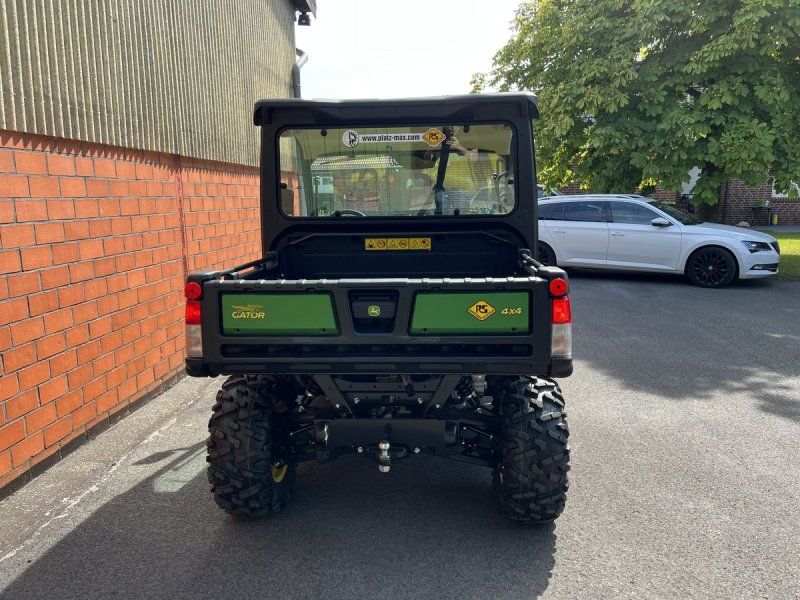 John Deere GATOR XUV 865M