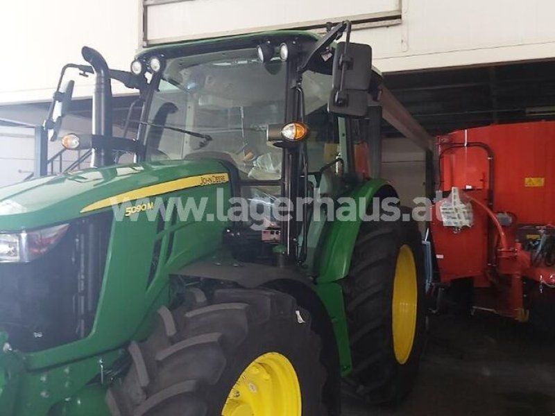 John Deere 5090 M