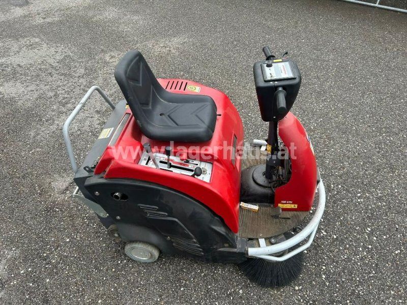 100 STH AUFSITZ-KEHRMASCHINE