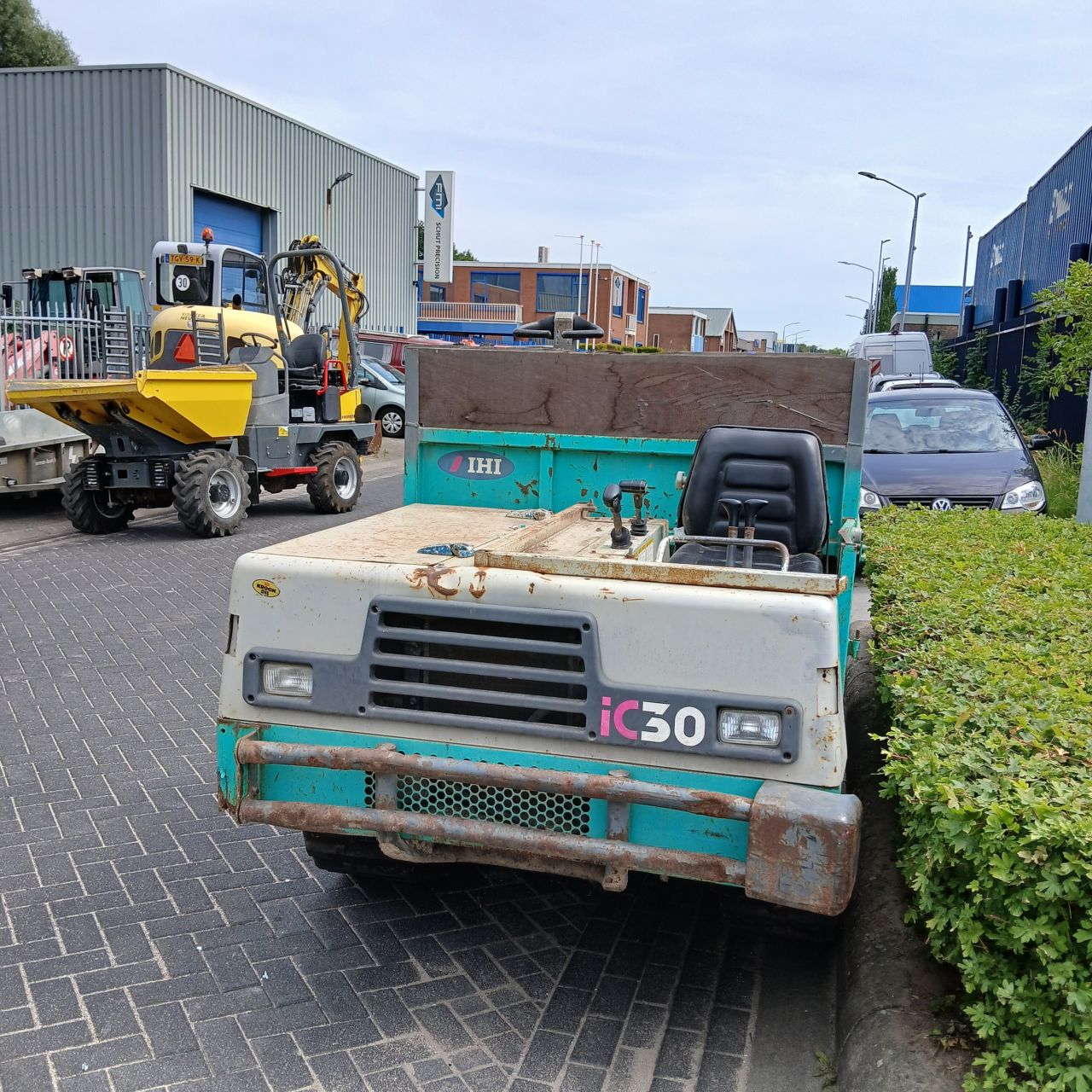 IHI IC 30 en Wacker Neuson DW20 Rups/Wieldumper