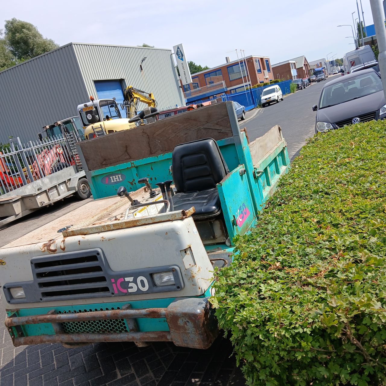 IHI IC 30 en Wacker Neuson DW20 Rups/Wieldumper