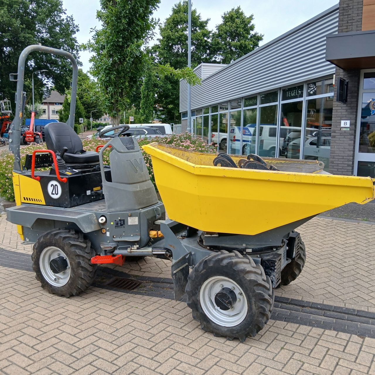IHI IC 30 en Wacker Neuson DW20 Rups/Wieldumper