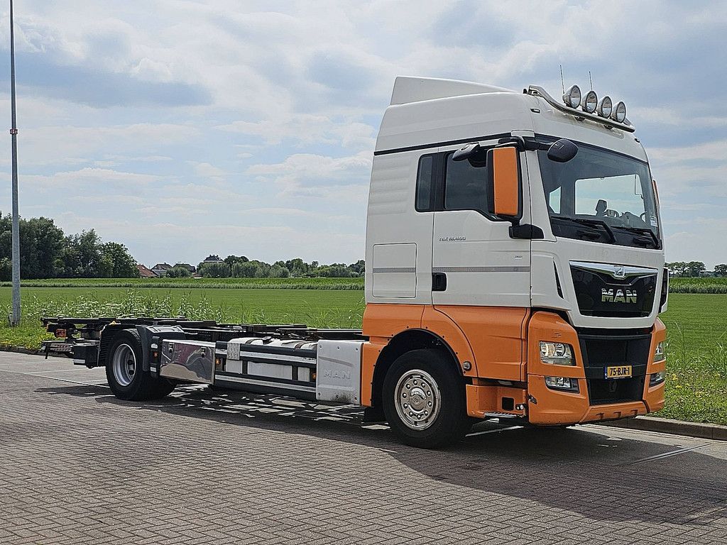 M.A.N. 18.400 TGX xlx 4x2 2t lift int.