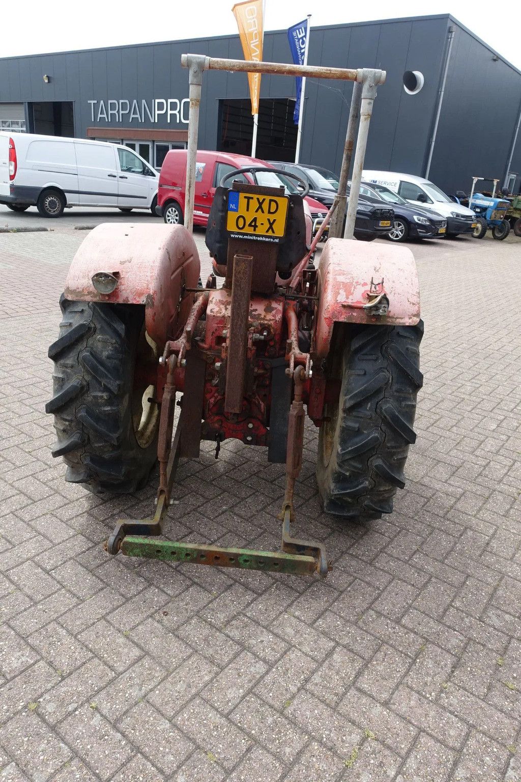 Mc Cormick D-439 2wd / Smalspoortrekker