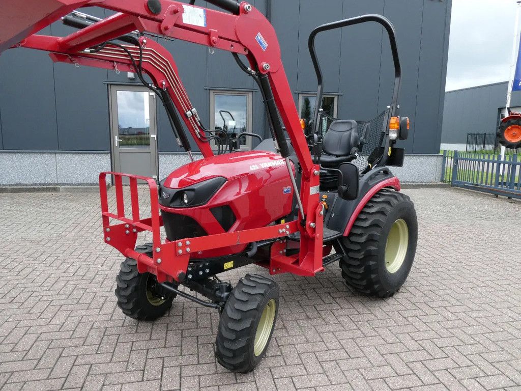 Yanmar SA424 4wd HST / 00171 Draaiuren / Voorlader / Margetrekker