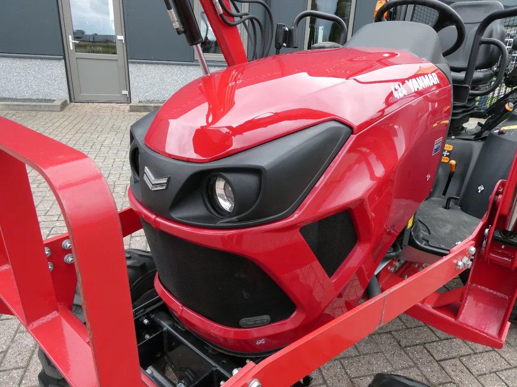 Yanmar SA424 4wd HST / 00171 Draaiuren / Voorlader / Margetrekker