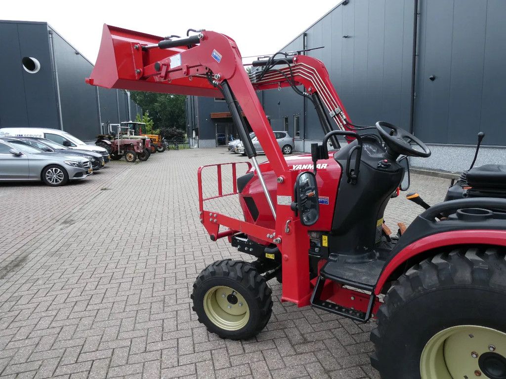 Yanmar SA424 4wd HST / 00171 Draaiuren / Voorlader / Margetrekker