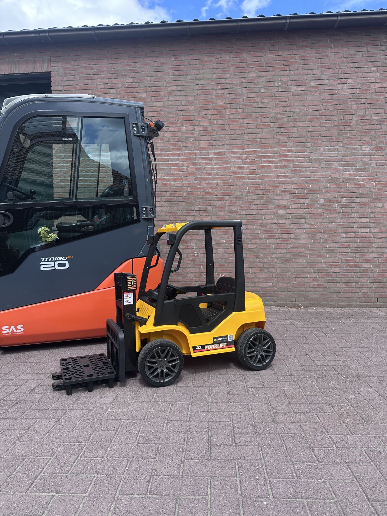 ZOMER ACTIE Gratis elektrische kinder heftruck!