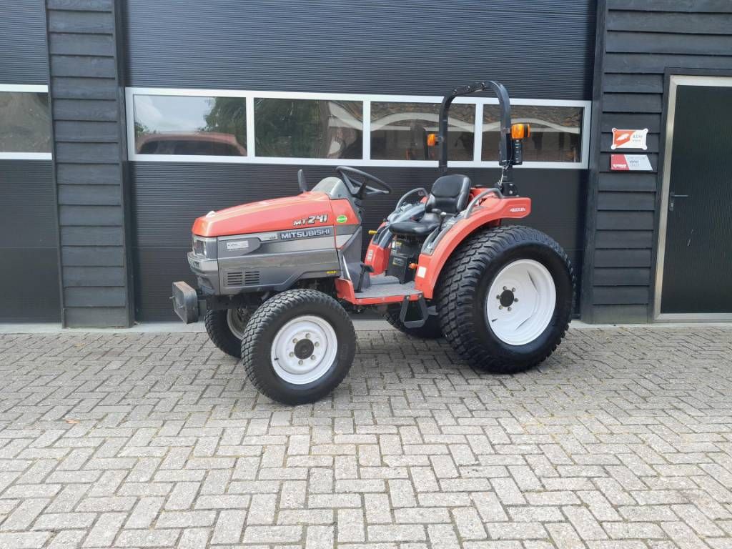 Mitsubishi MT 241- Minitrekker - Gazonbanden - Servo stuur