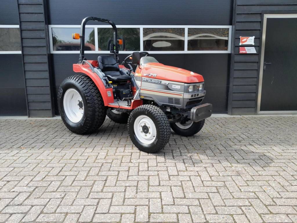 Mitsubishi MT 241- Minitrekker - Gazonbanden - Servo stuur