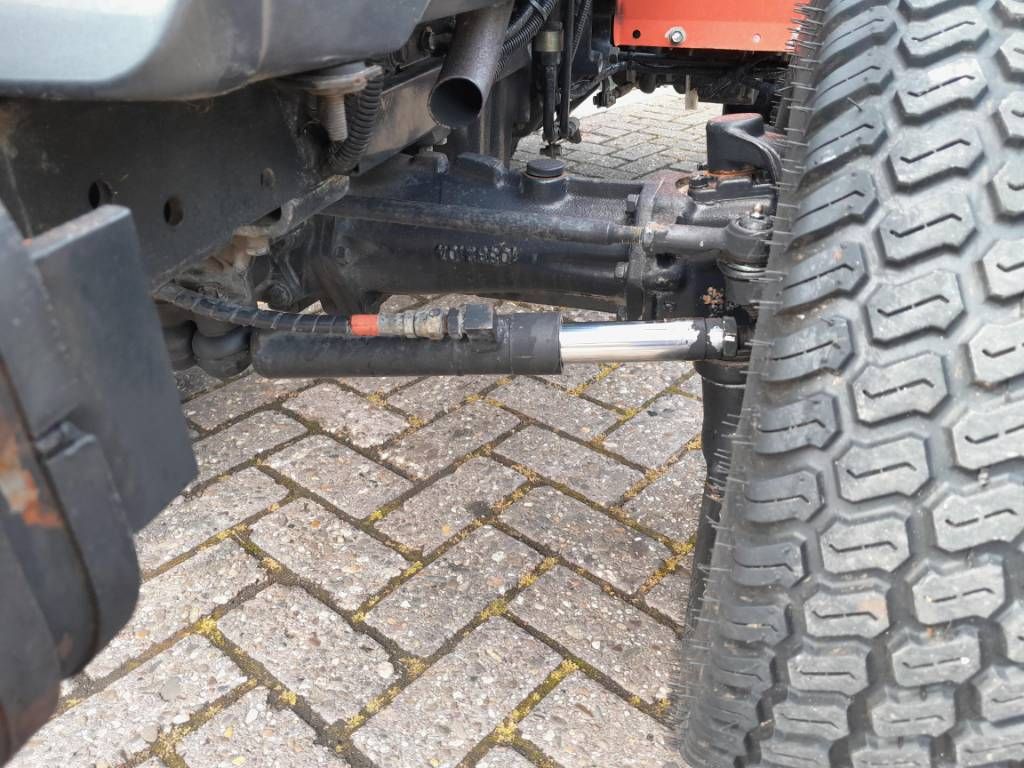 Mitsubishi MT 241- Minitrekker - Gazonbanden - Servo stuur