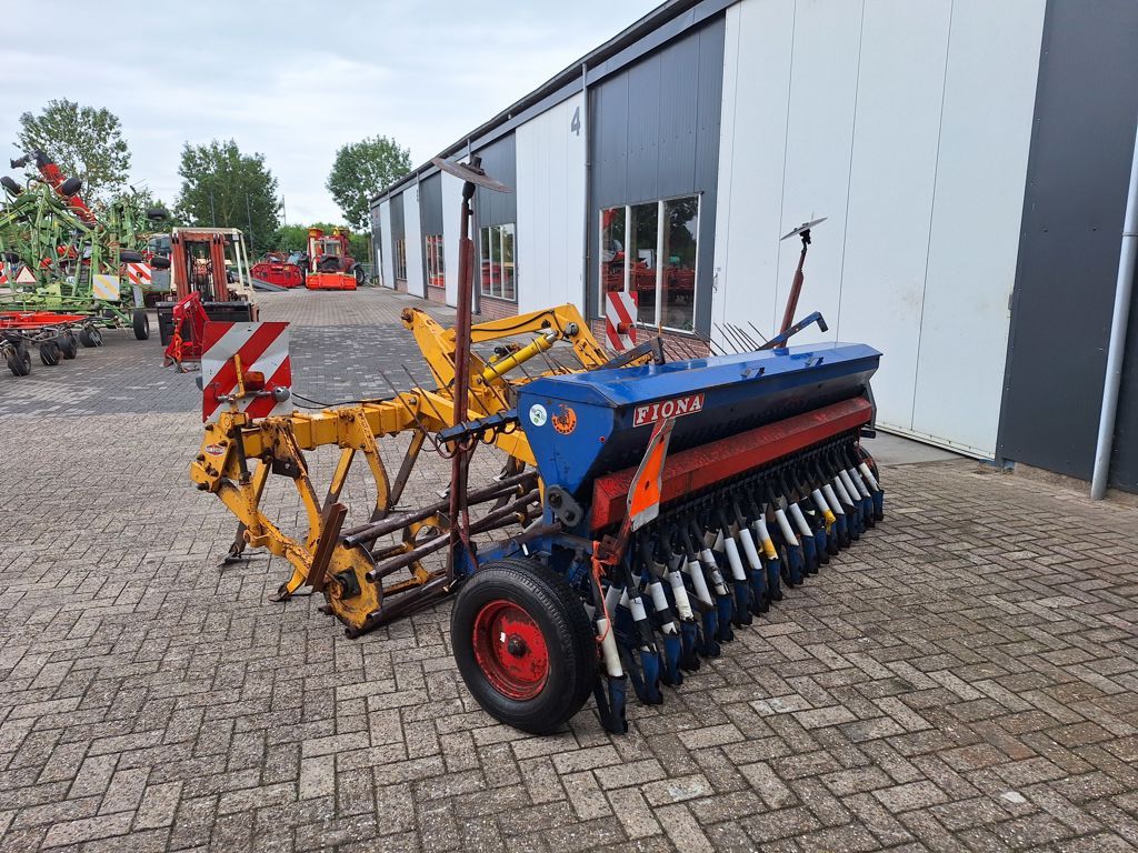 Rumptstad CULTIVATOR + FIONA ZAAIMACHINE