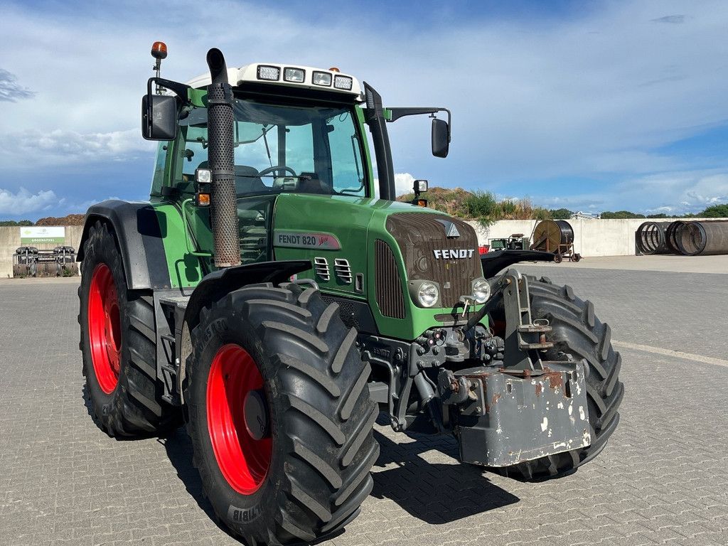FENDT 820 comIII WG3899