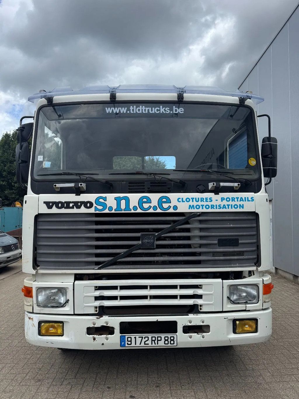 Volvo F 12 **10TYRE-FULL STEEL SUSPENSION**
