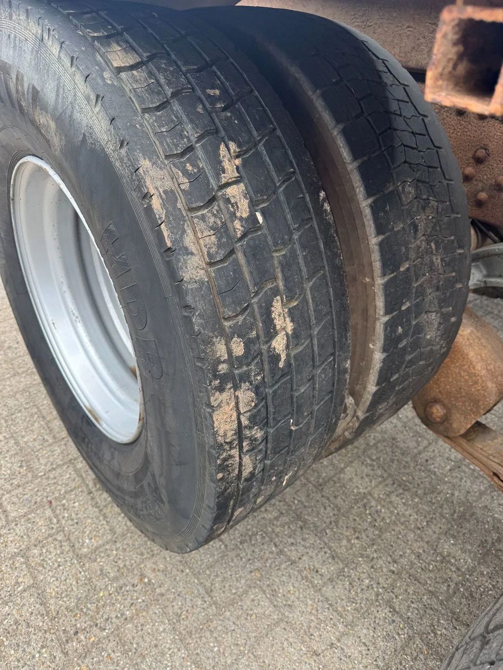 Volvo F 12 **10TYRE-FULL STEEL SUSPENSION**