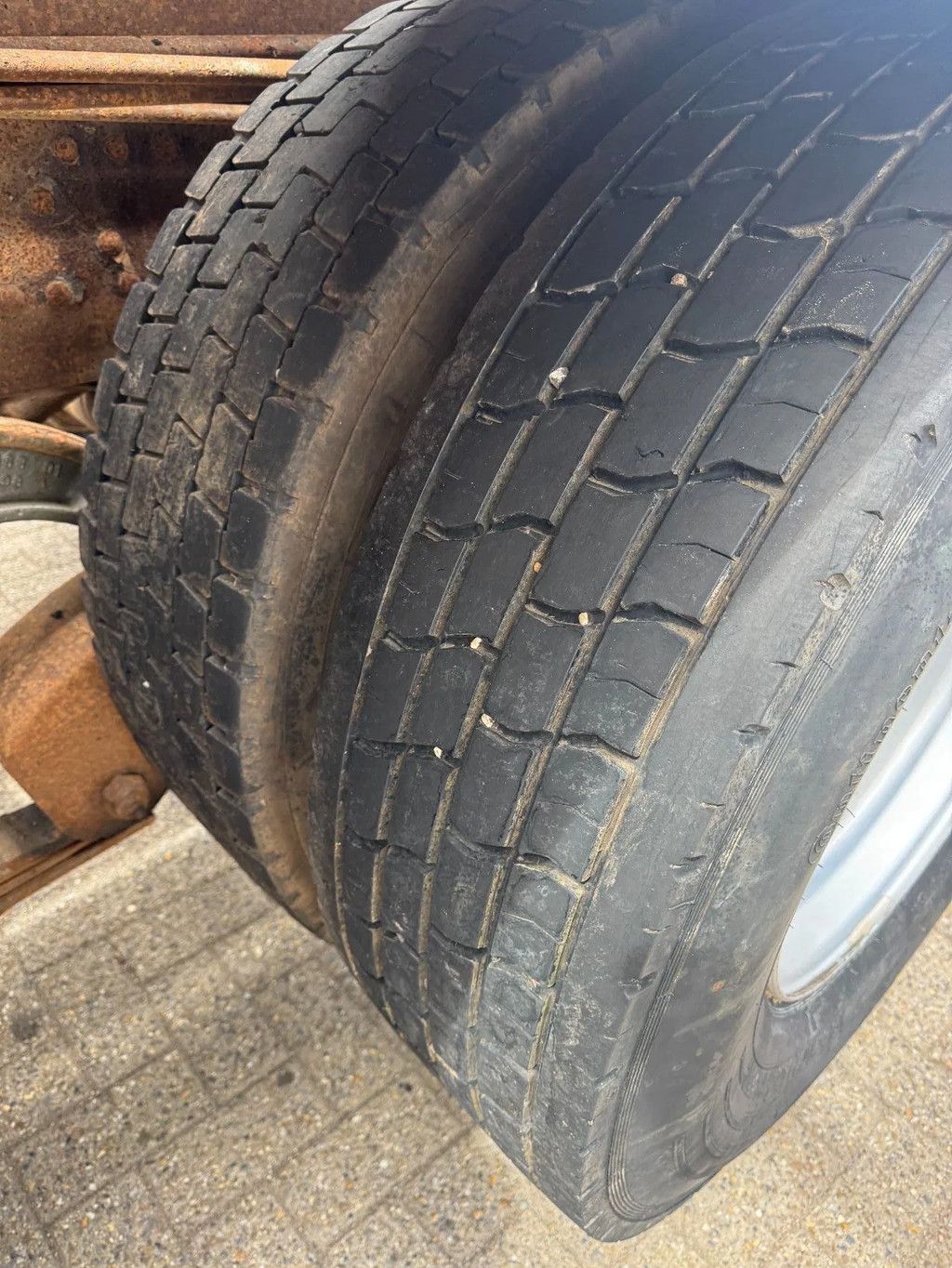 Volvo F 12 **10TYRE-FULL STEEL SUSPENSION**