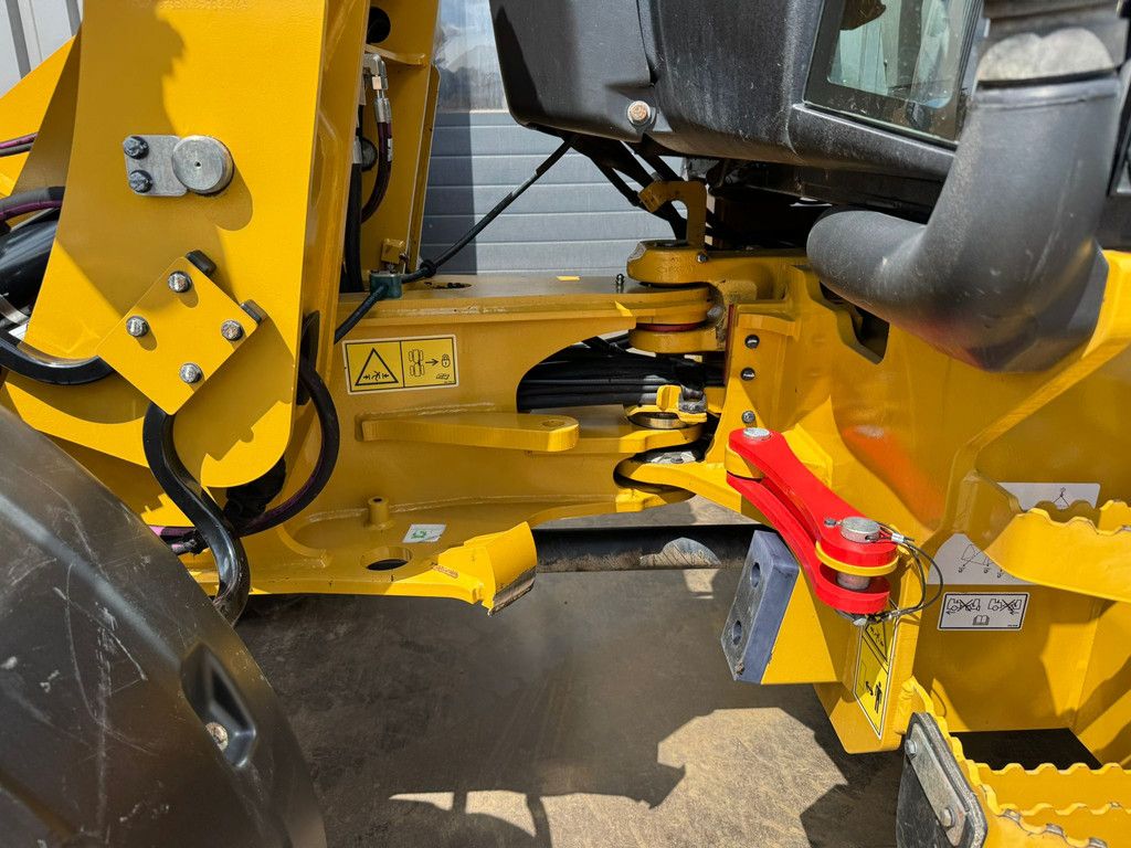 Caterpillar 908M CE + EPA