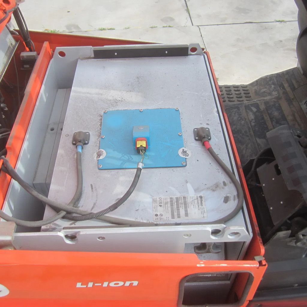 Toyota C3E160, elektrisch, duplomast, side shift Litium-Ion battery.