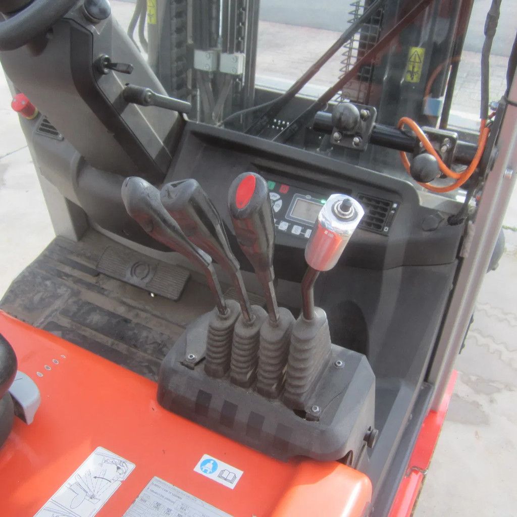 Toyota C3E160, elektrisch, duplomast, side shift Litium-Ion battery.
