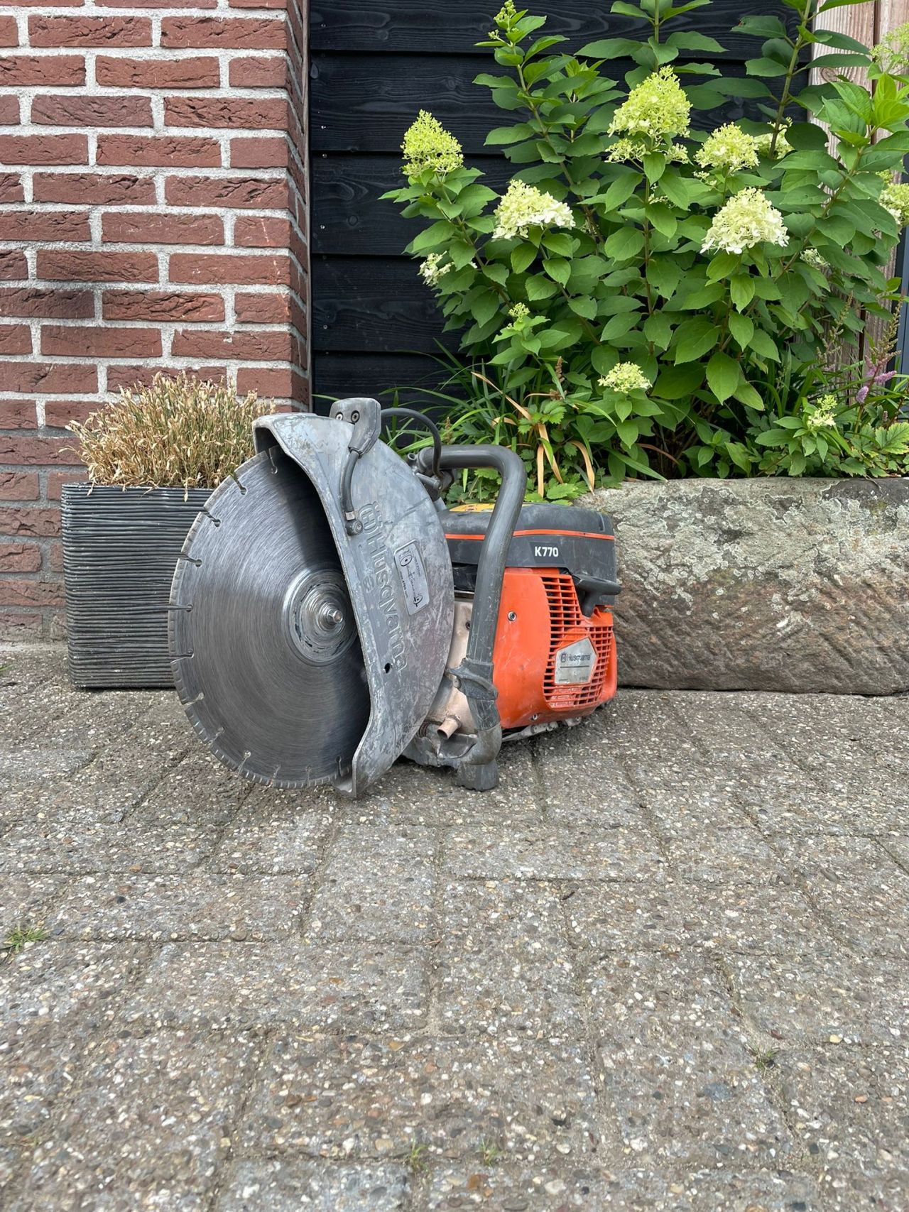 Husqvarna K770 doorslijper