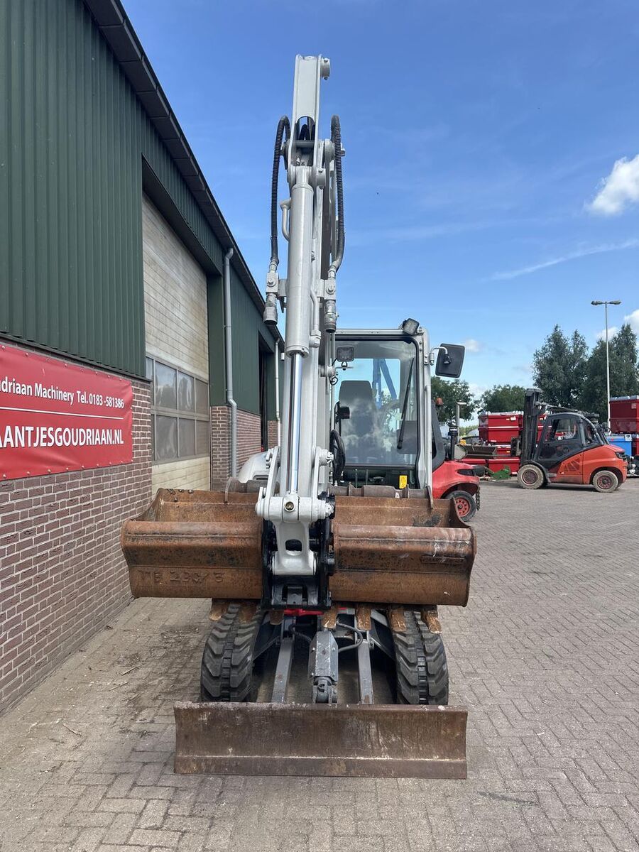 Takeuchi Kraan TB230 - Gebruikt mini excavator