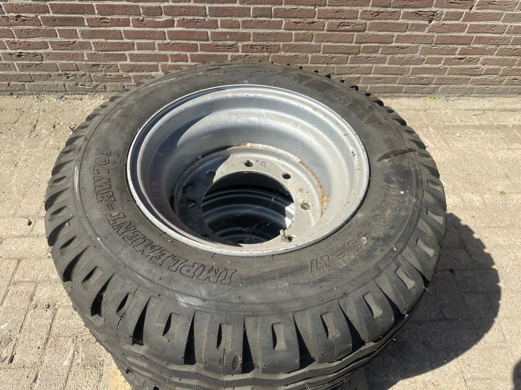 2 Banden 15/55/17 18 PLY - Nieuw wheel