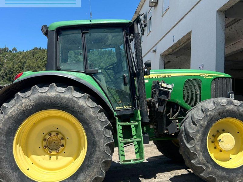 John Deere 6520