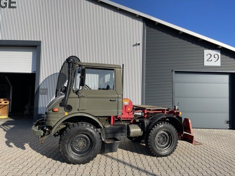 Mercedes-Benz Unimog U407 Agrar mit Seilwinde, Getriebeschaden