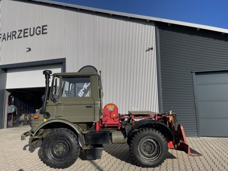 Mercedes-Benz Unimog U407 Agrar mit Seilwinde, Getriebeschaden
