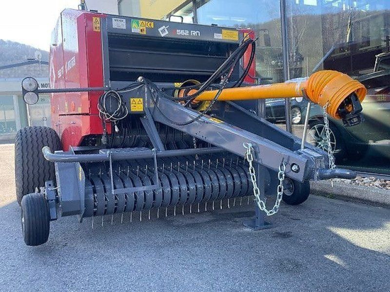 Metal-Fach Rundballenpresse Z562 RN