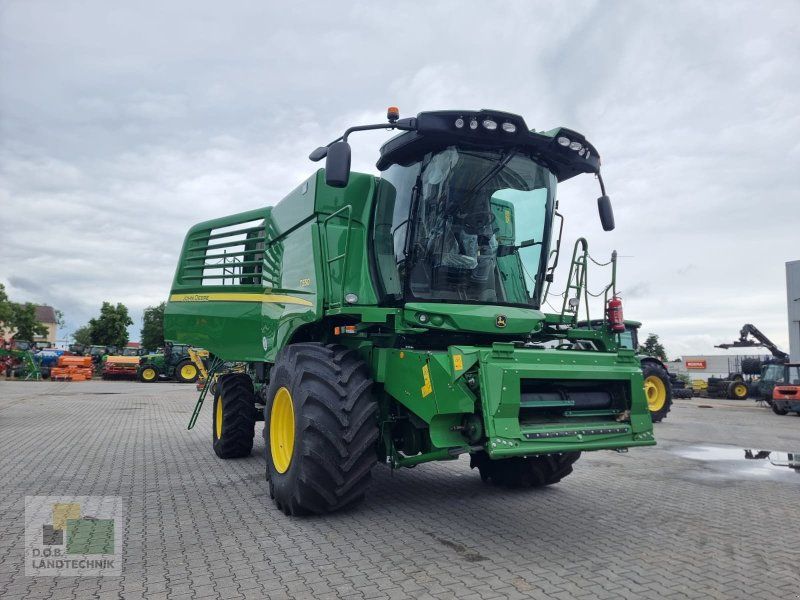 John Deere T550