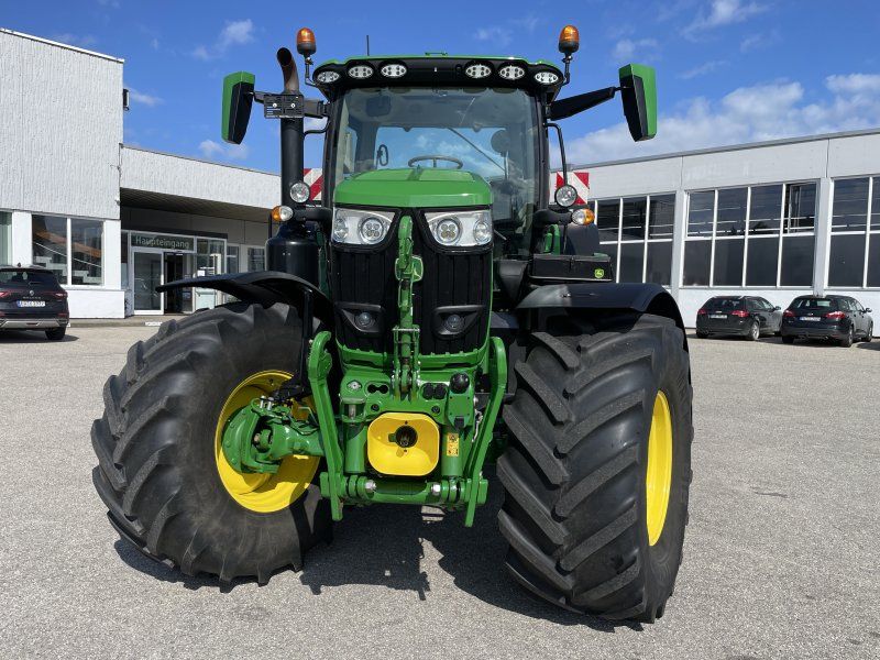 John Deere 6R 195