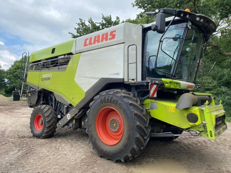 Claas Lion 6800 mit Vario 930 Schneidwerk