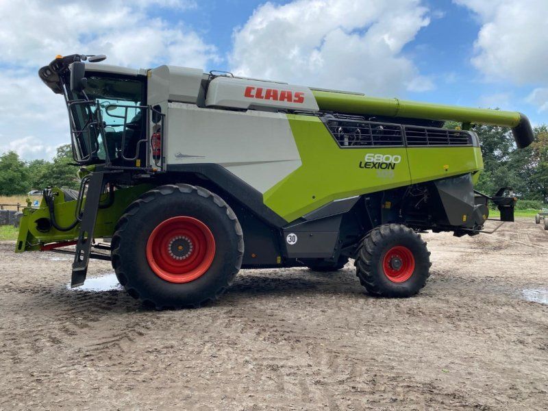 Claas Lion 6800 mit Vario 930 Schneidwerk