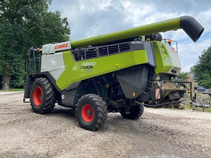 Claas Lion 6800 mit Vario 930 Schneidwerk