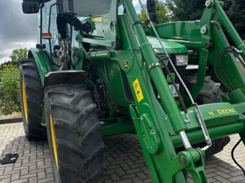 John Deere 5090M