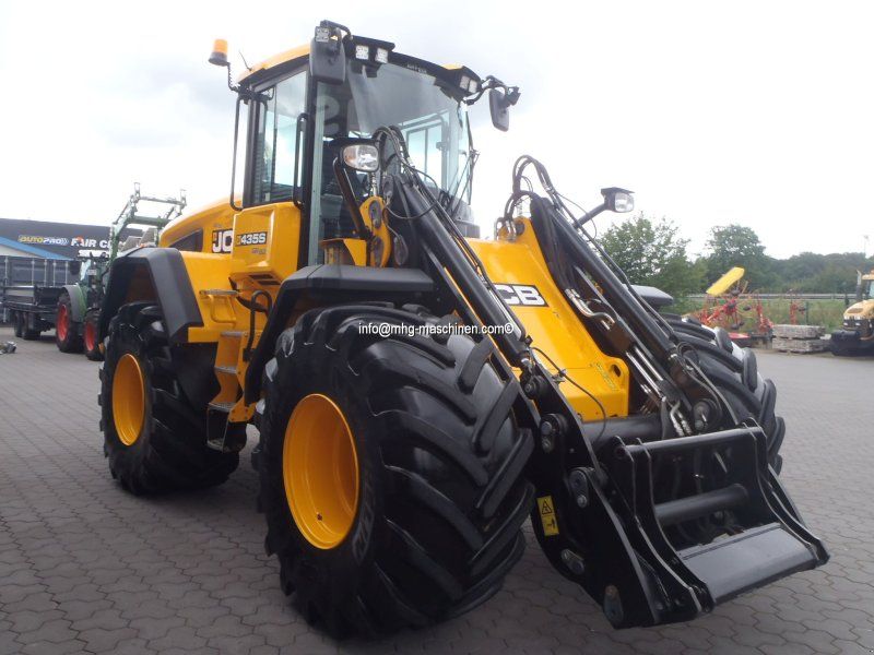 JCB 435S