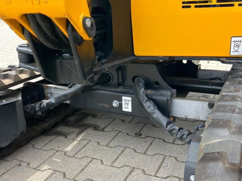 JCB 16C-1