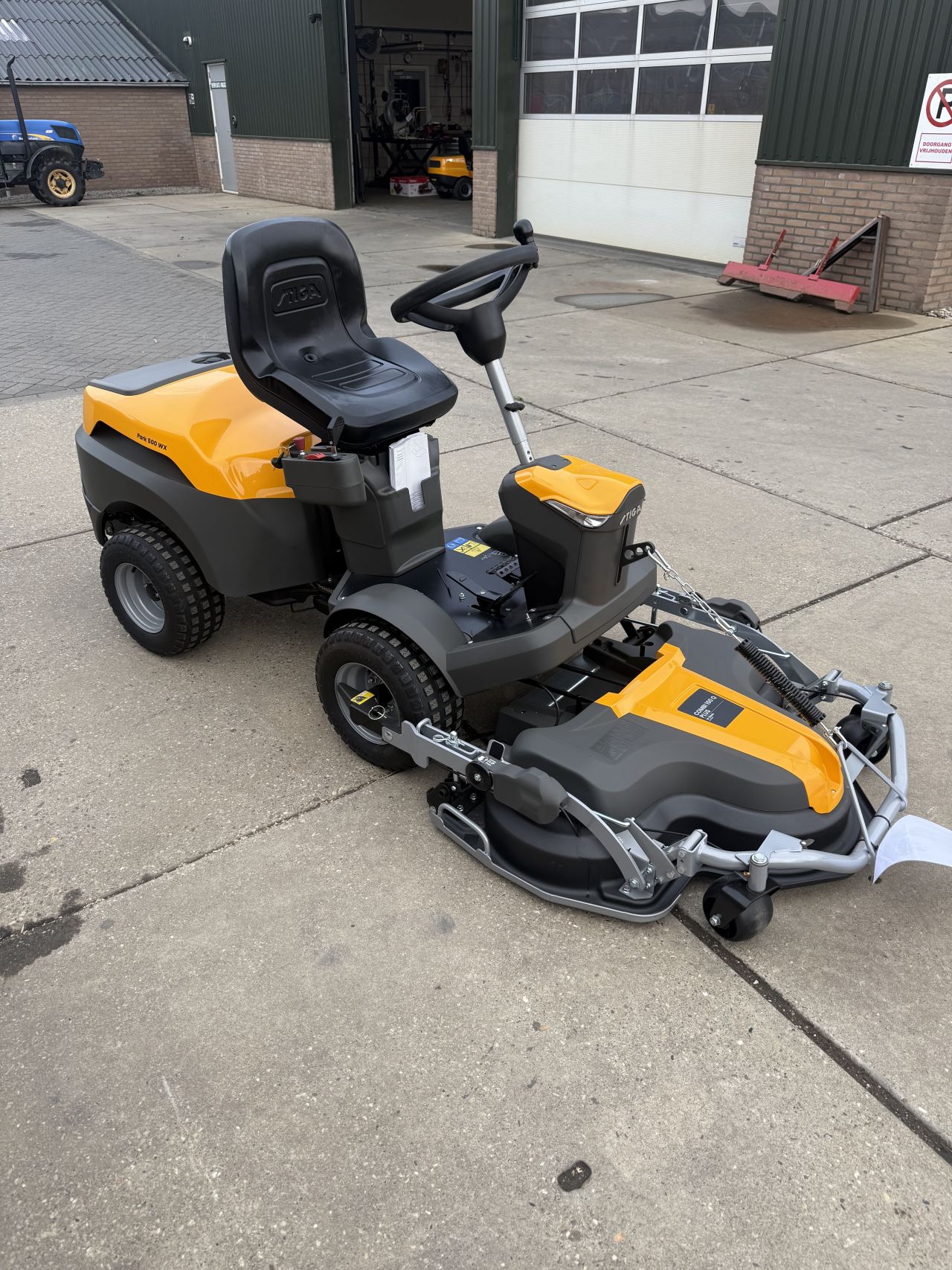 Stiga park 500wx 4wiel drive showroom machine !