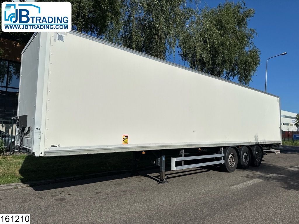Lecitrailer gesloten bak Dhollandia